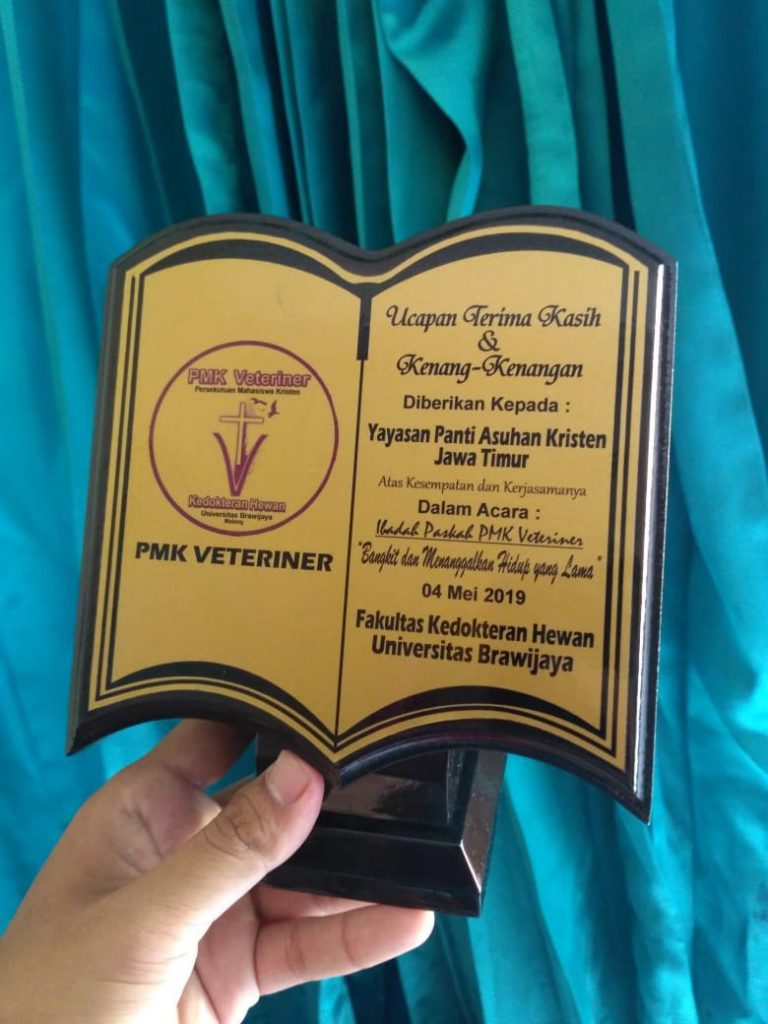 Plakat Kayu Unik Surabaya