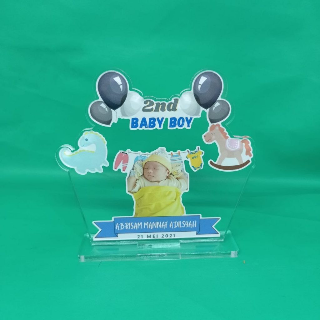Grosir akrilik wisuda Mojokerto