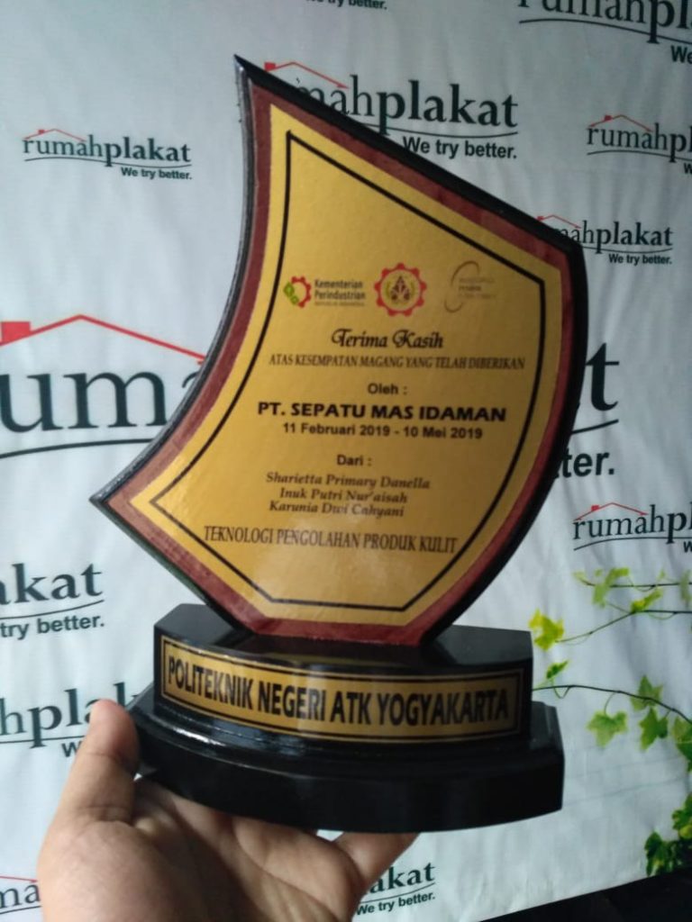 Plakat Kayu Ukir Gresik