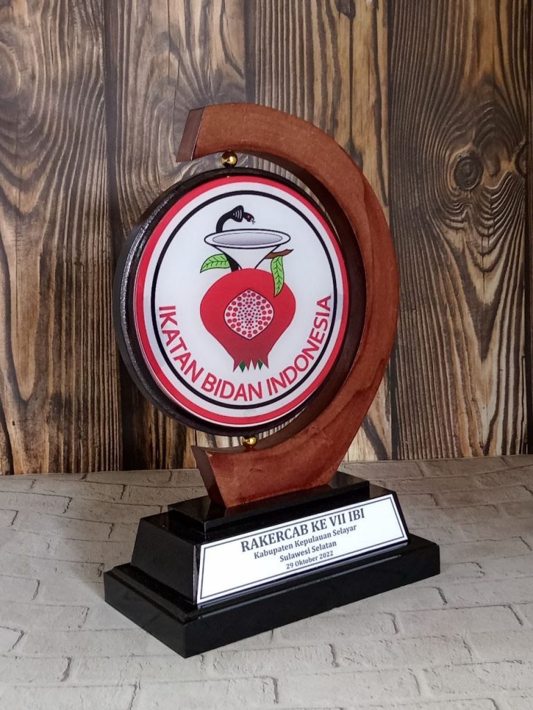 Box Plakat Kayu Gresik