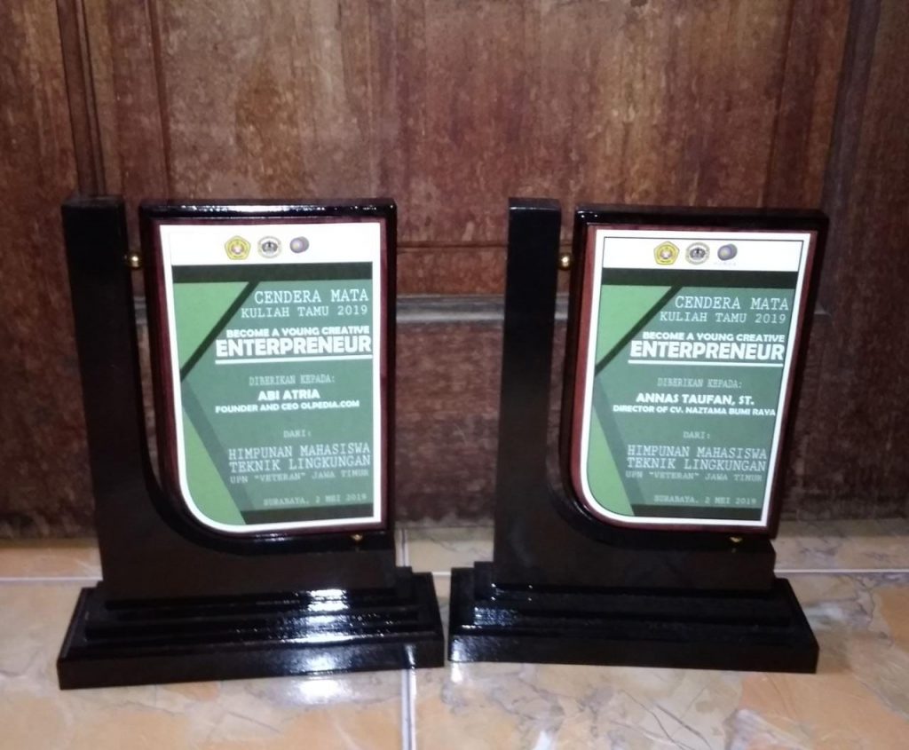 Harga Plakat Kayu Paling Murah MENGGODA